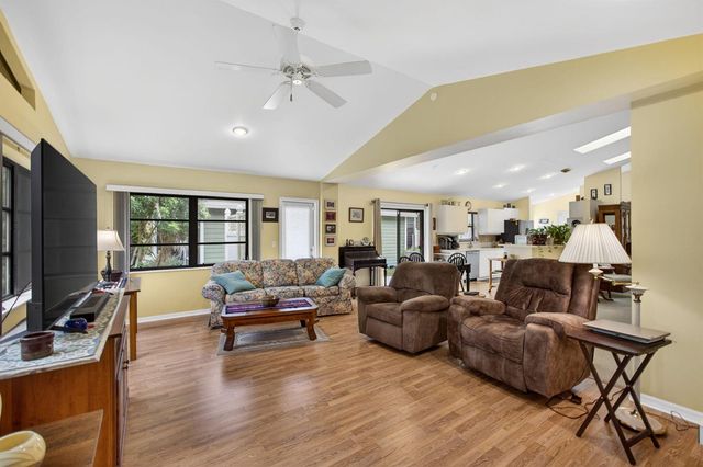 6335 SE Ames Way, Hobe Sound, FL 33455