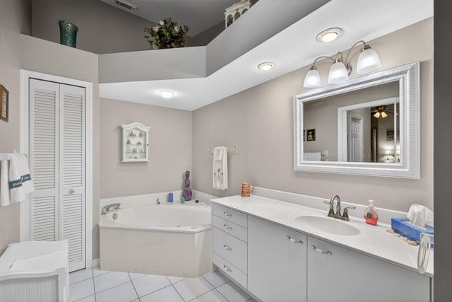 6335 SE Ames Way, Hobe Sound, FL 33455