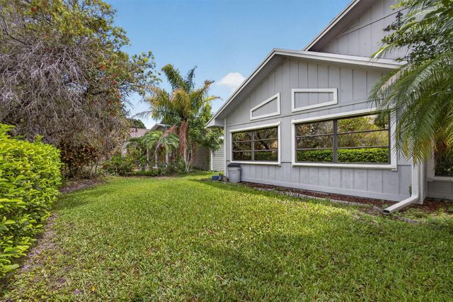 6335 SE Ames Way, Hobe Sound, FL 33455