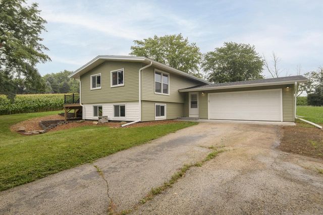 W389N7644 Pennsylvania STREET, Oconomowoc, WI 53066