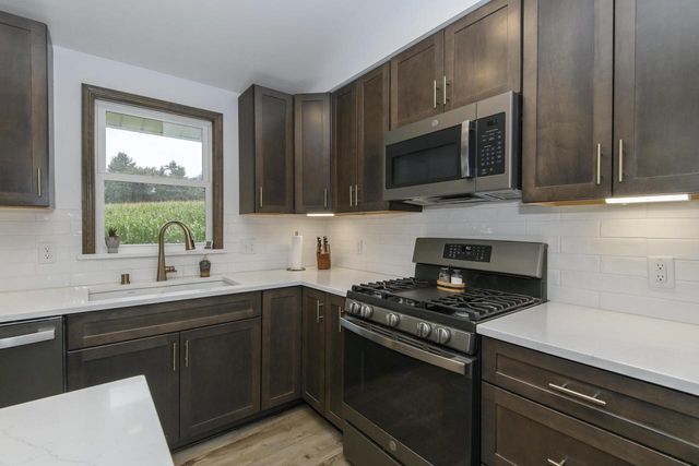 W389N7644 Pennsylvania STREET, Oconomowoc, WI 53066