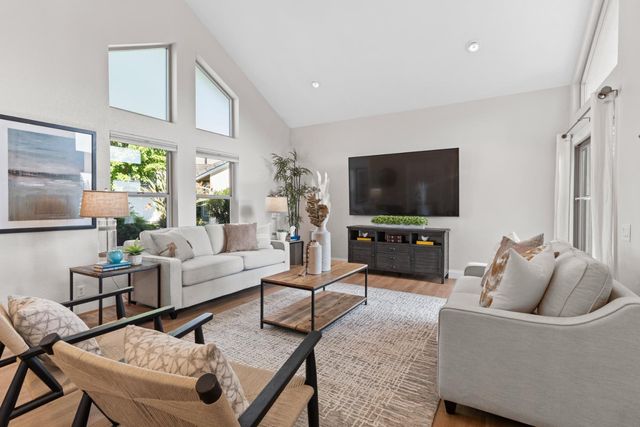 6104 Doubloon Ct, Elk Grove, CA 95758