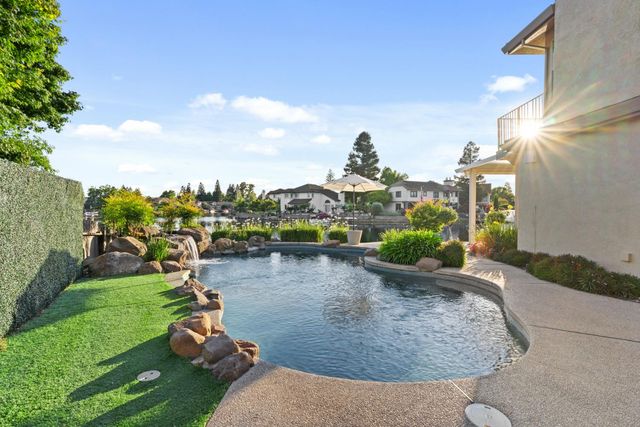 6104 Doubloon Ct, Elk Grove, CA 95758