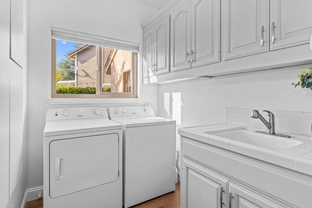 6104 Doubloon Ct, Elk Grove, CA 95758
