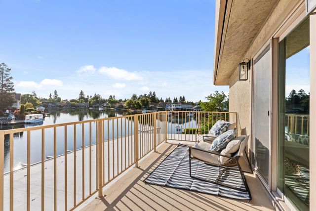6104 Doubloon Ct, Elk Grove, CA 95758