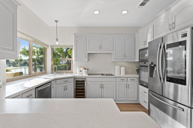 6104 Doubloon Ct, Elk Grove, CA 95758