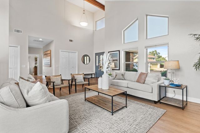 6104 Doubloon Ct, Elk Grove, CA 95758
