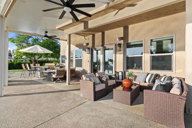 6104 Doubloon Ct, Elk Grove, CA 95758