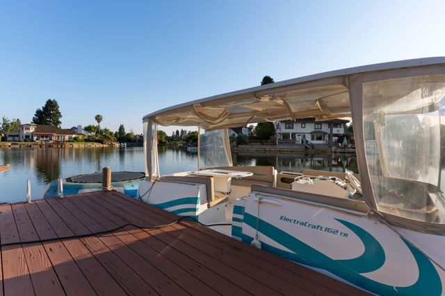 6104 Doubloon Ct, Elk Grove, CA 95758