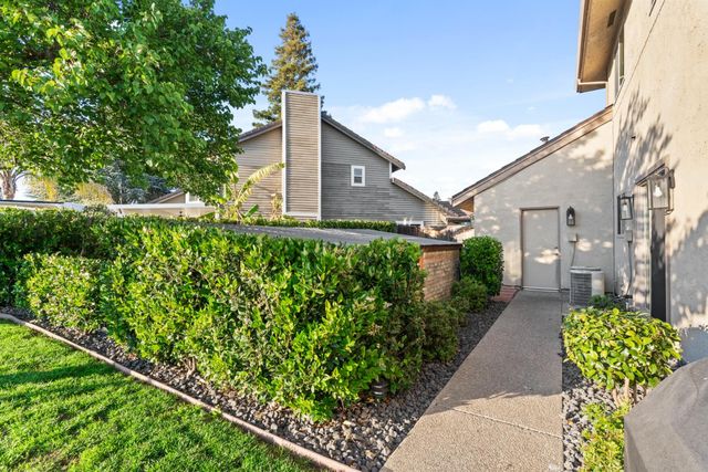 6104 Doubloon Ct, Elk Grove, CA 95758