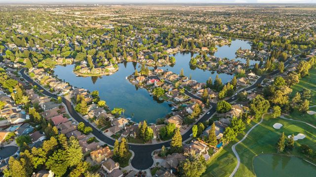 6104 Doubloon Ct, Elk Grove, CA 95758