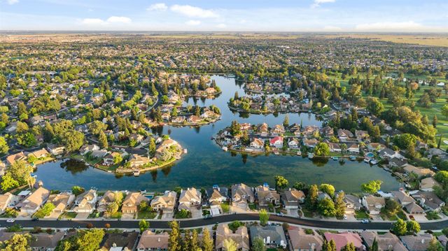 6104 Doubloon Ct, Elk Grove, CA 95758
