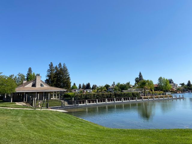 6104 Doubloon Ct, Elk Grove, CA 95758