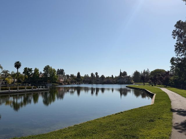 6104 Doubloon Ct, Elk Grove, CA 95758