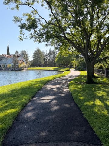 6104 Doubloon Ct, Elk Grove, CA 95758
