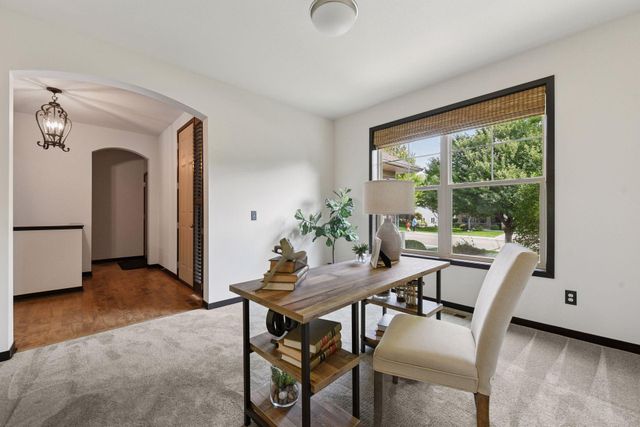 8627 Lake Riley Drive, Chanhassen, MN 55317