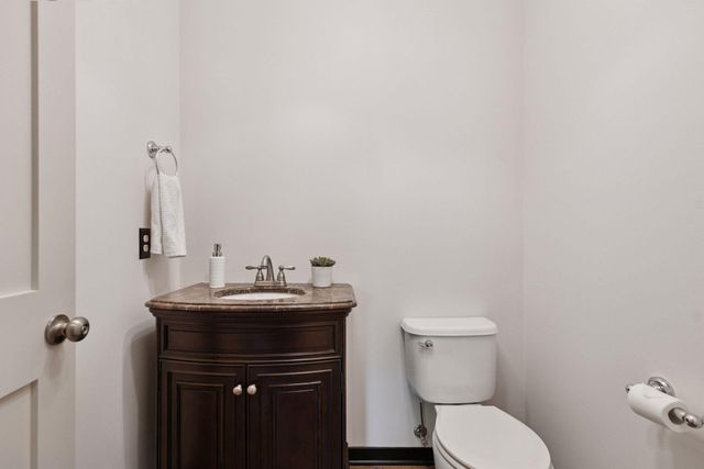 8627 Lake Riley Drive, Chanhassen, MN 55317