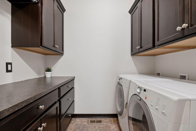 8627 Lake Riley Drive, Chanhassen, MN 55317