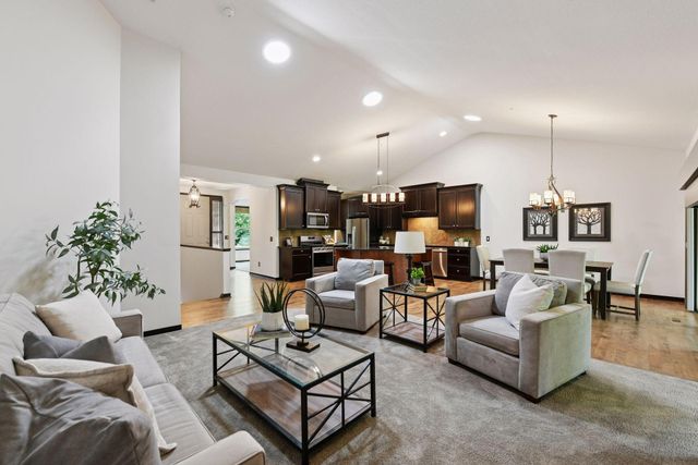 8627 Lake Riley Drive, Chanhassen, MN 55317