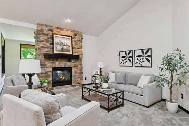 8627 Lake Riley Drive, Chanhassen, MN 55317