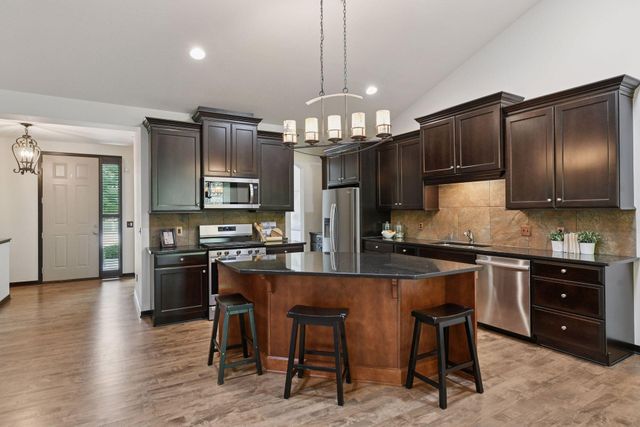 8627 Lake Riley Drive, Chanhassen, MN 55317