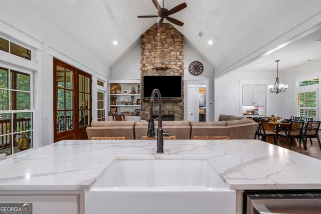 428 Highland Park Loop, Pine Mountain, GA 31822
