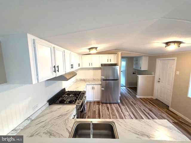 408 LAUREN LN, Coatesville, PA 19320