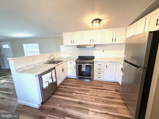 408 LAUREN LN, Coatesville, PA 19320