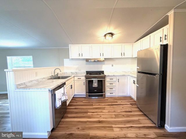 408 LAUREN LN, Coatesville, PA 19320
