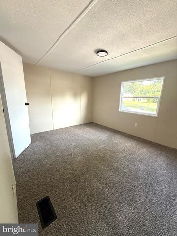 408 LAUREN LN, Coatesville, PA 19320