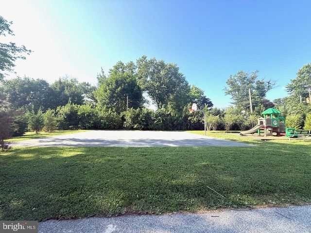 408 LAUREN LN, Coatesville, PA 19320