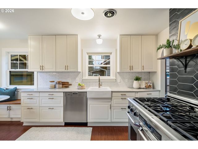 2223 Ne 43RD Ave, Portland, OR 97213