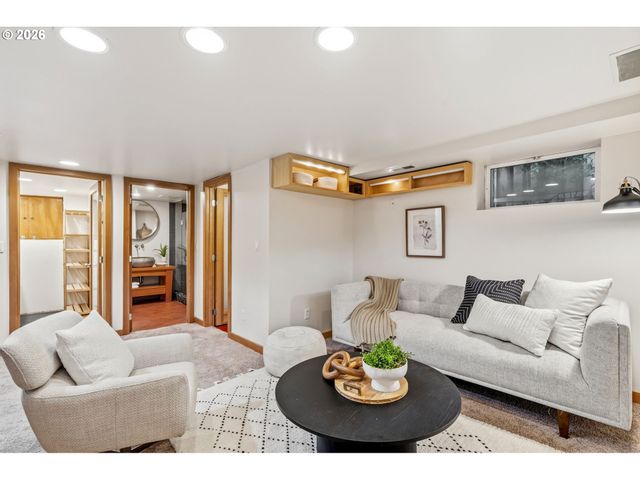 2223 Ne 43RD Ave, Portland, OR 97213