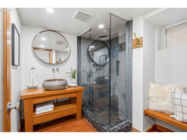 2223 Ne 43RD Ave, Portland, OR 97213