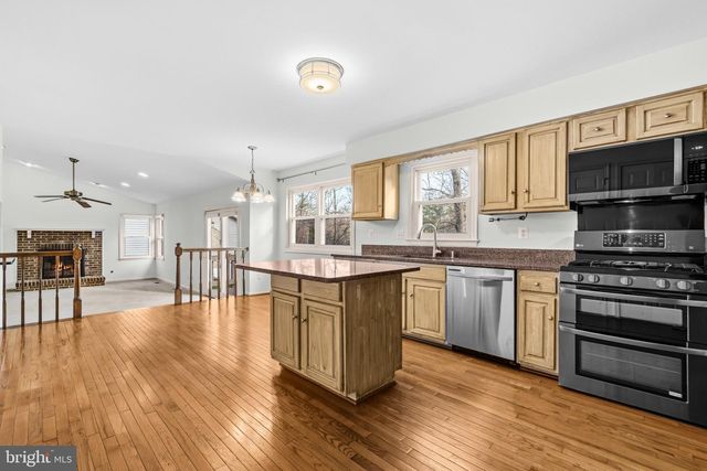 7118 COUNTER PL, Burke, VA 22015