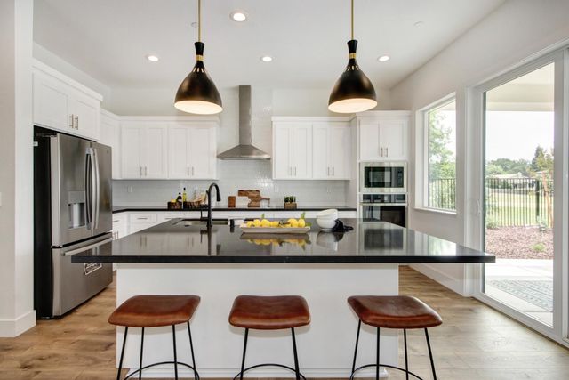 7400 Mamba Ct, Rancho Murieta, CA 95683