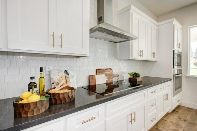 7400 Mamba Ct, Rancho Murieta, CA 95683