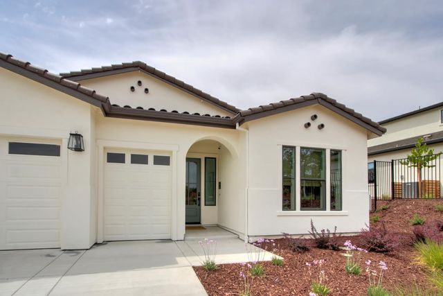 7400 Mamba Ct, Rancho Murieta, CA 95683