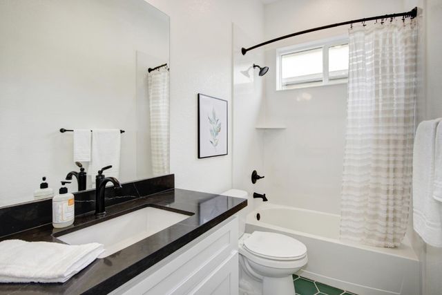 7400 Mamba Ct, Rancho Murieta, CA 95683