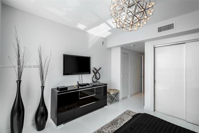 2711 S Ocean Dr 2304, Hollywood, FL 33019