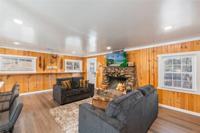 2403 Independence, Running Springs, CA 92382