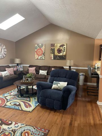 7901 Jennifer Ridge Pl, Louisville, KY 40258