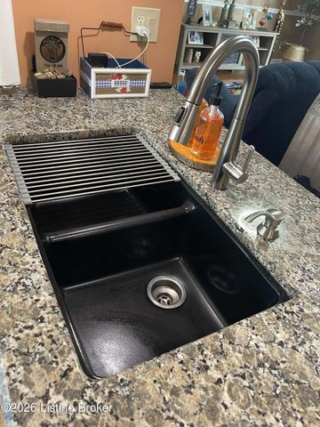 7901 Jennifer Ridge Pl, Louisville, KY 40258