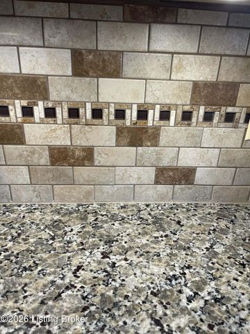 7901 Jennifer Ridge Pl, Louisville, KY 40258