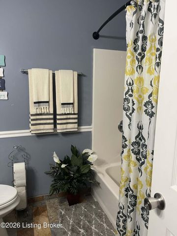 7901 Jennifer Ridge Pl, Louisville, KY 40258