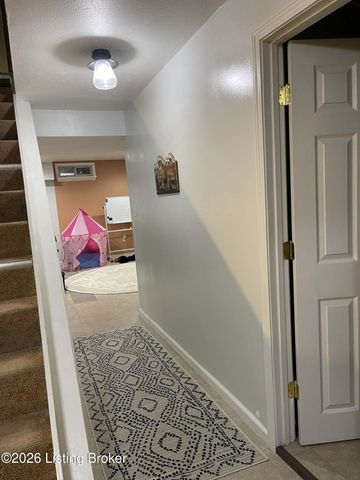 7901 Jennifer Ridge Pl, Louisville, KY 40258