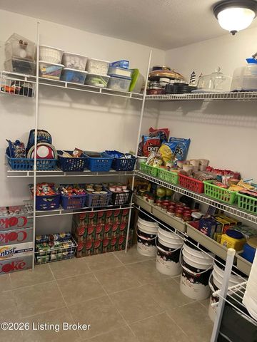 7901 Jennifer Ridge Pl, Louisville, KY 40258