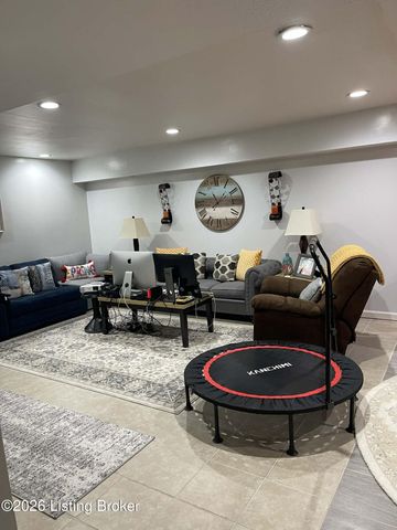 7901 Jennifer Ridge Pl, Louisville, KY 40258