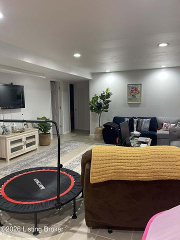 7901 Jennifer Ridge Pl, Louisville, KY 40258