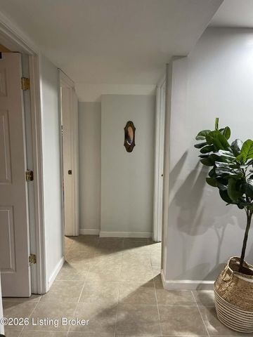 7901 Jennifer Ridge Pl, Louisville, KY 40258